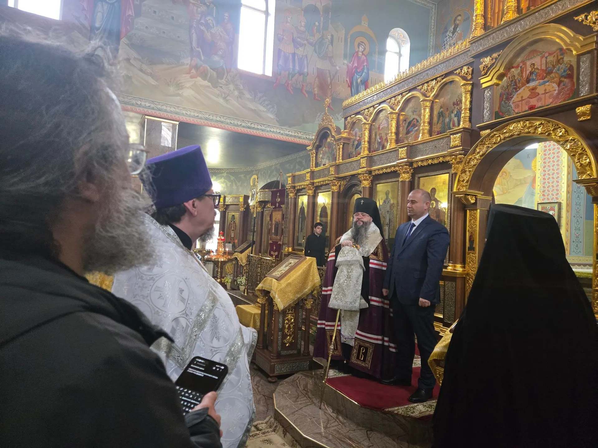 Кизляр помнит: в Соборе святого Георгия Победоносца прошла панихида по жертвам трагедии